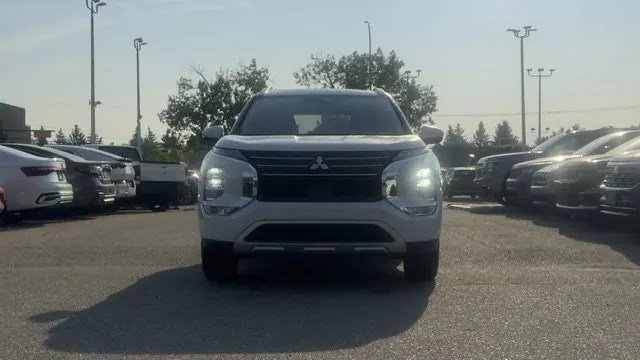 Mitsubishi Outlander 2022 photo 2