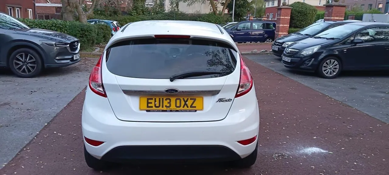 Ford Fiesta 2013 photo 2