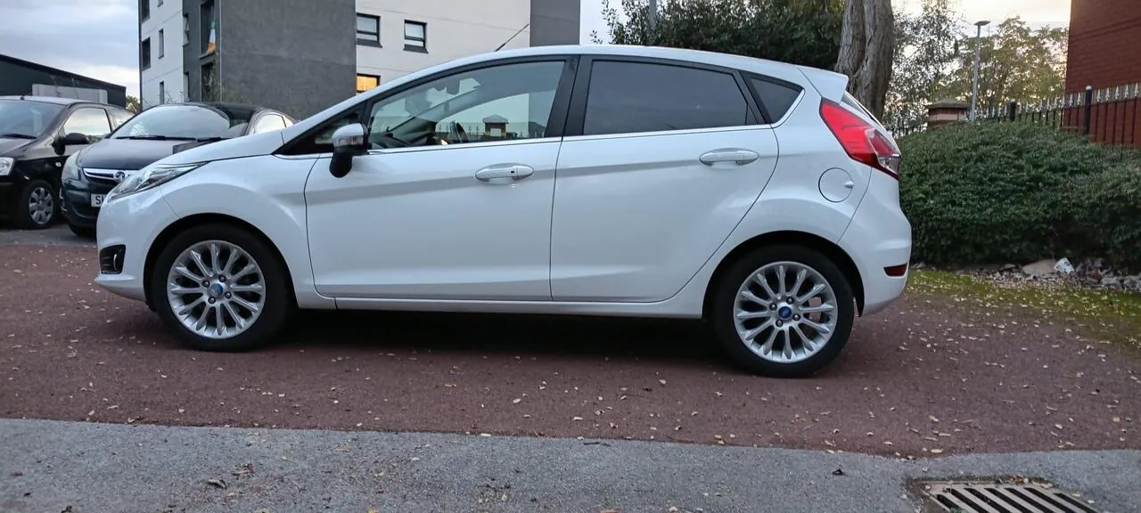 Ford Fiesta 2013 photo 3