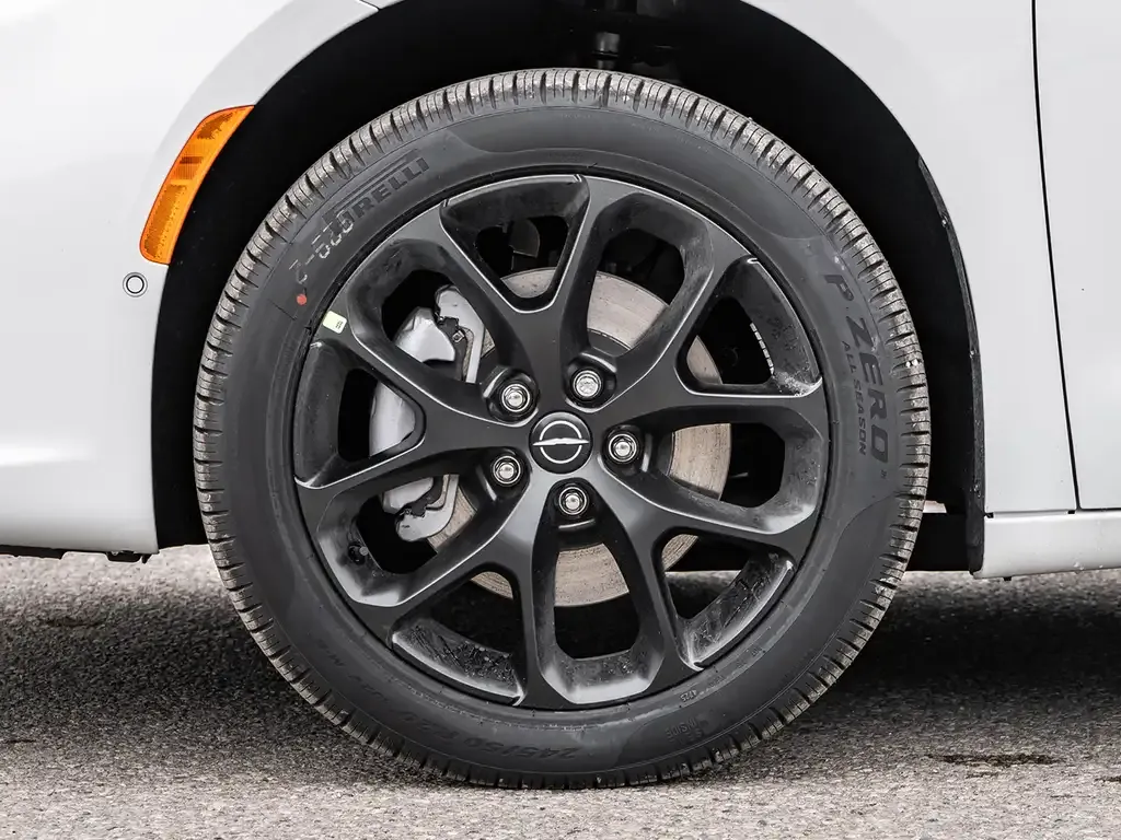 Chrysler Pacifica 2026 photo 4