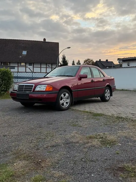 Mercedes-Benz C180