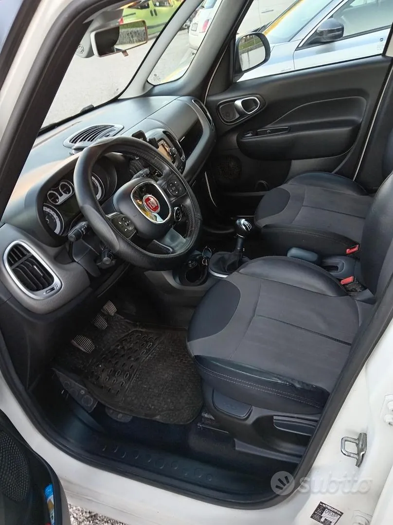 Fiat 500L 2016 photo 2