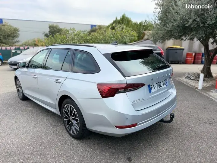 Skoda Octavia 2021 photo 3