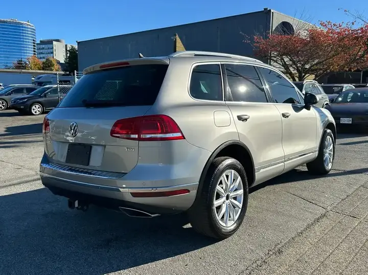Volkswagen Touareg 2015 photo 5