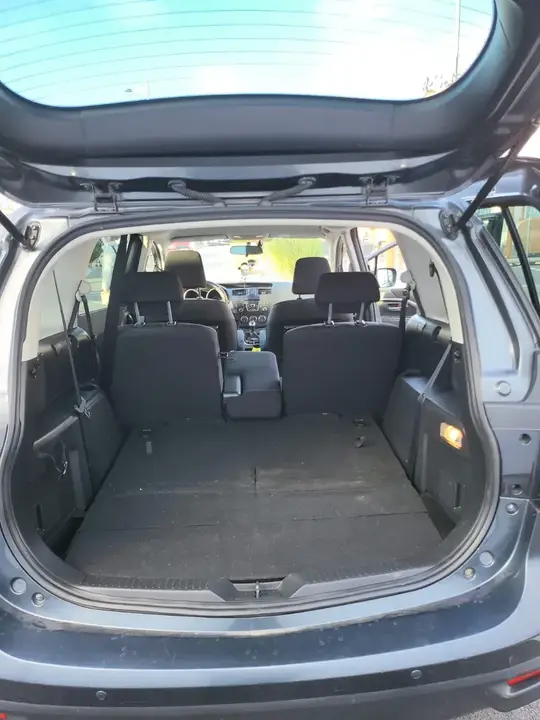 Mazda Mazda5 2011 photo 3