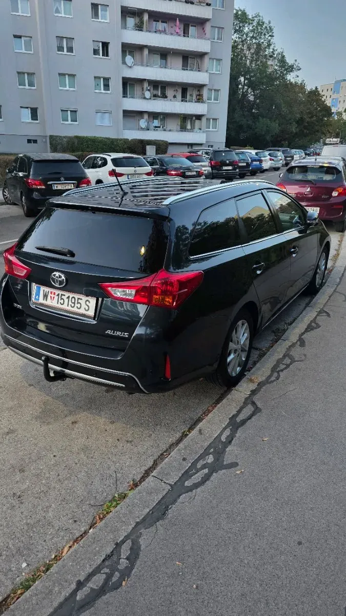 Toyota Auris 2014 photo 2