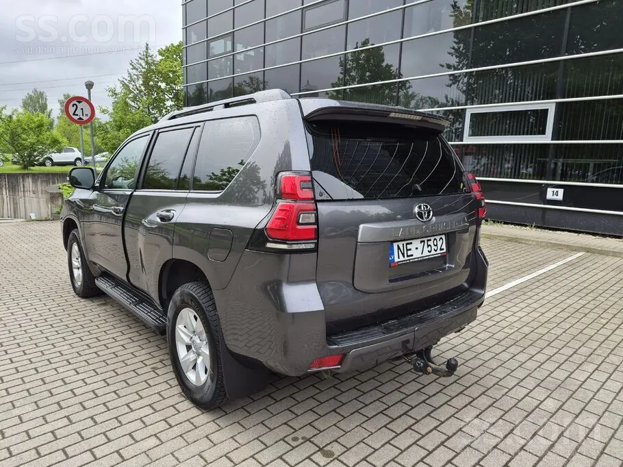 Toyota Land Cruiser 2022 photo 5