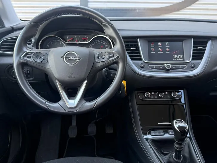 Opel Grandland X 2019 photo 2