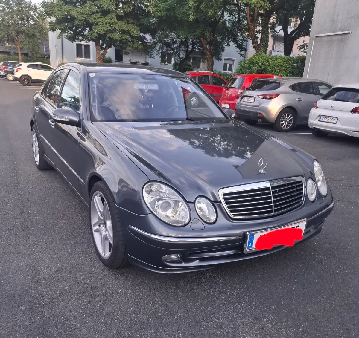 Mercedes-Benz E-Class 2005 photo 2