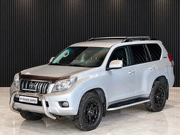 Toyota Land Cruiser 2013 photo 2