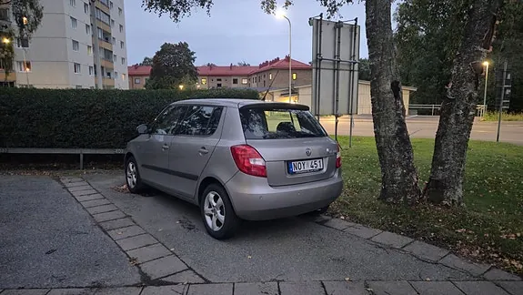 Skoda Fabia 2008 photo 2