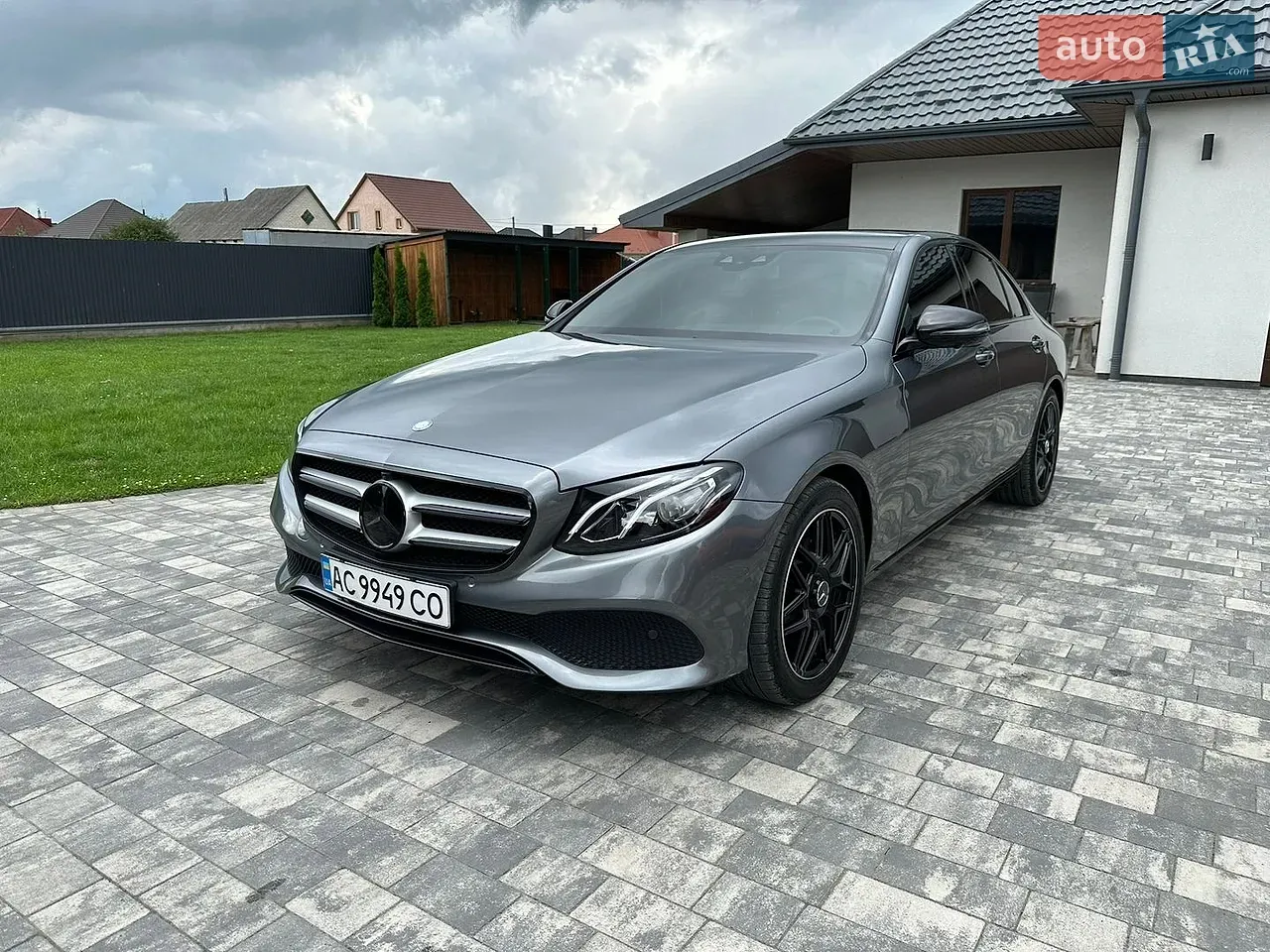 Mercedes-Benz E-Class 2016 photo 2