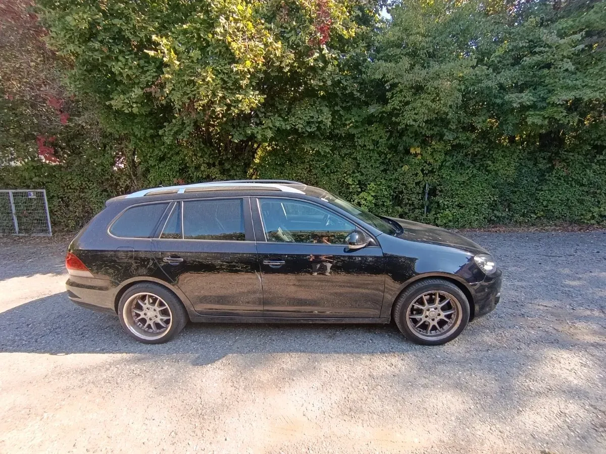 Volkswagen Golf 2012 photo 2