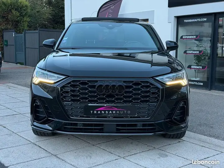 Audi Q3 2021 photo 2