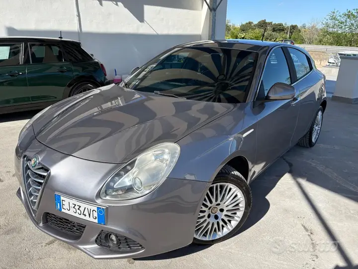 Alfa Romeo Giulietta 2011 photo 5