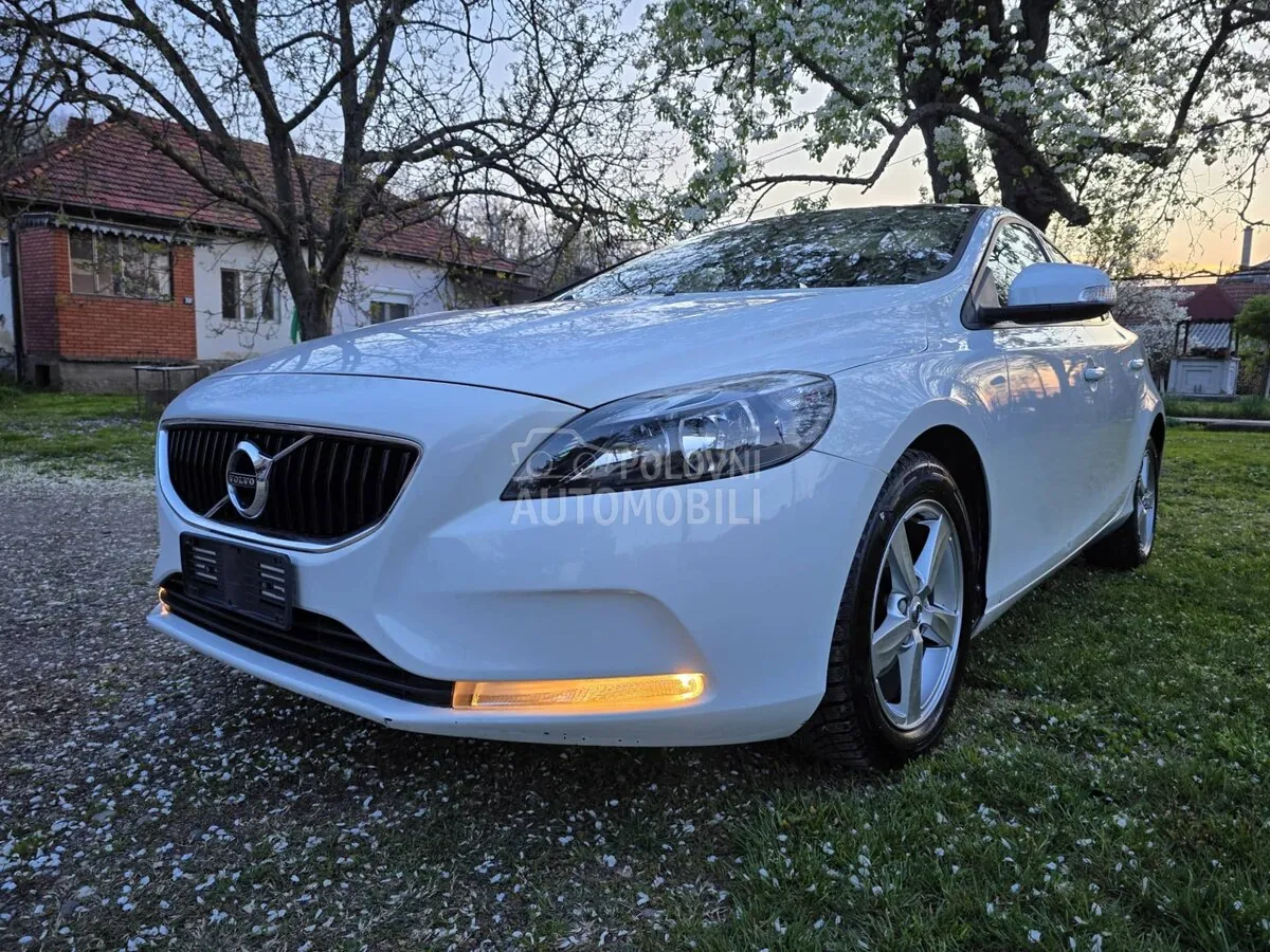 Volvo V40 2017 photo 2