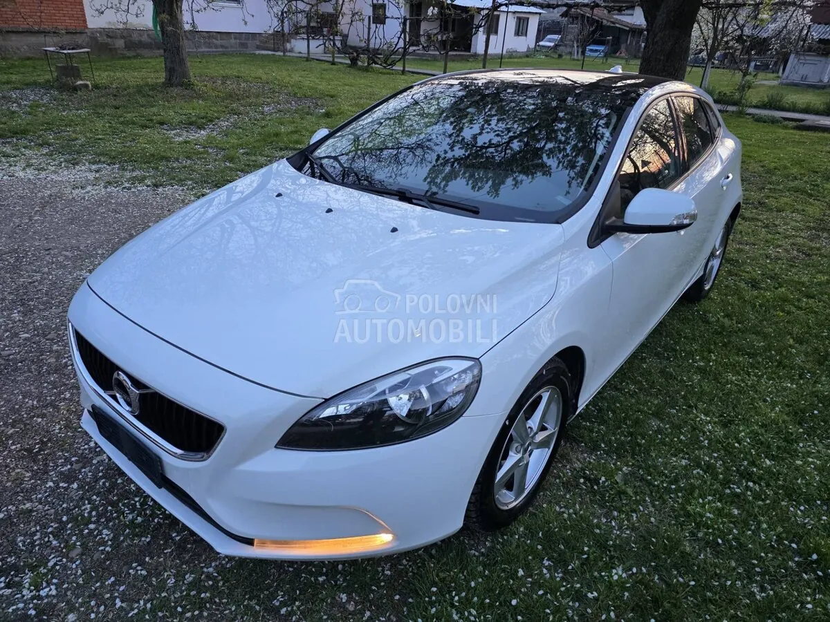 Volvo V40