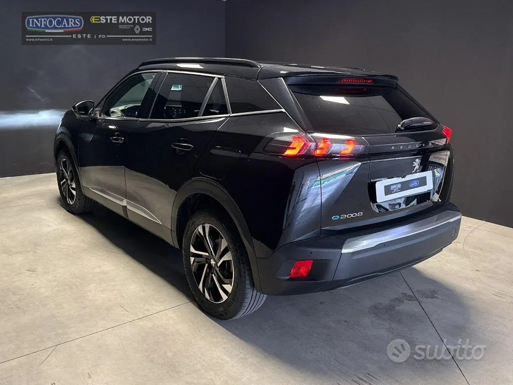 Peugeot 2008 2023 photo 2