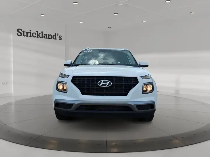 Hyundai Venue 2025 photo 2