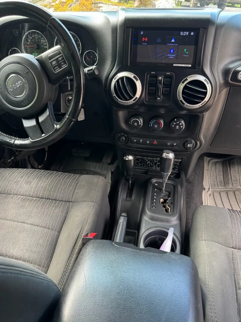 Jeep Wrangler Unlimited 2011 photo 3