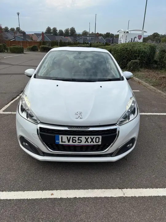 Peugeot 208