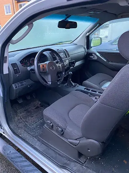 Nissan Navara 2006 photo 2