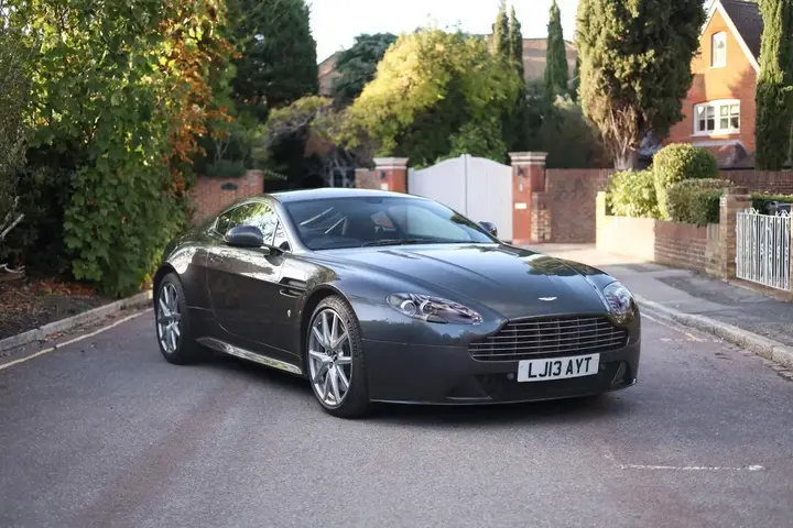 Aston Martin Vantage