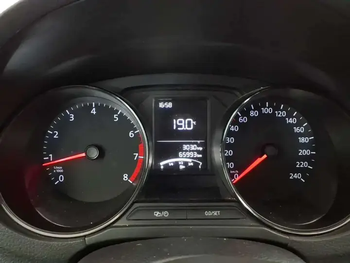 Volkswagen Polo 2015 photo 5