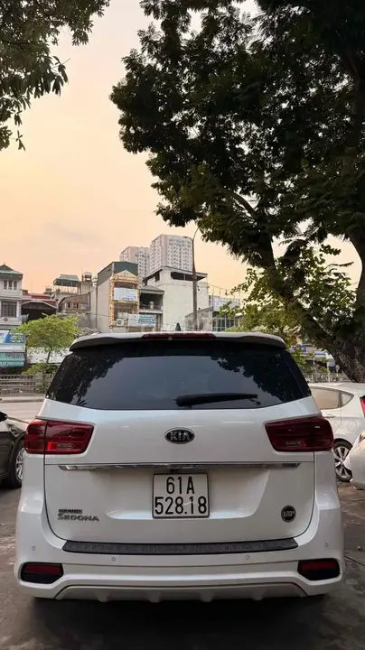 Kia Sedona 2018 photo 2