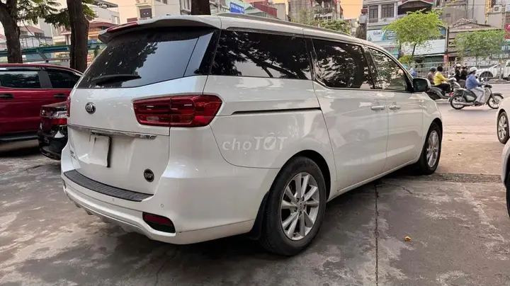 Kia Sedona 2018 photo 4