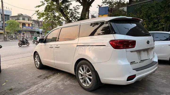 Kia Sedona 2018 photo 3