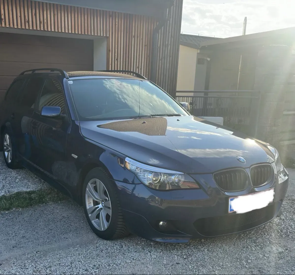 BMW 5 Series 2009 photo 2