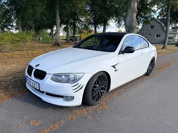 BMW 320D 2012 photo 2