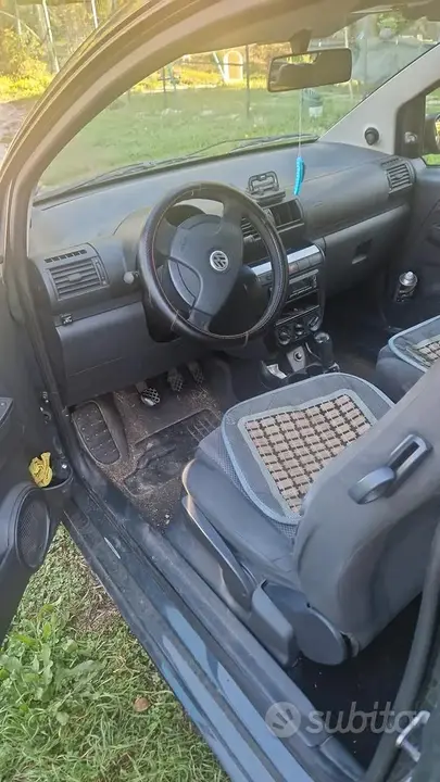 Volkswagen Polo 2009 photo 4