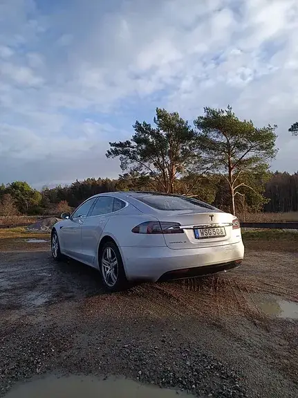 Tesla Model S 2017 photo 3