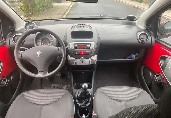 Peugeot 107 2013 photo 5