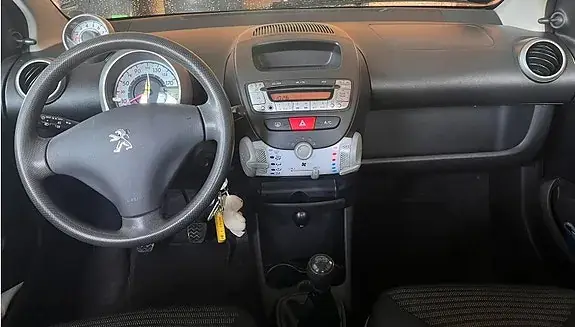 Peugeot 107 2013 photo 3