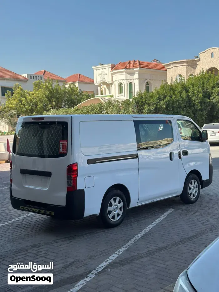 Nissan Urvan 2018 photo 2