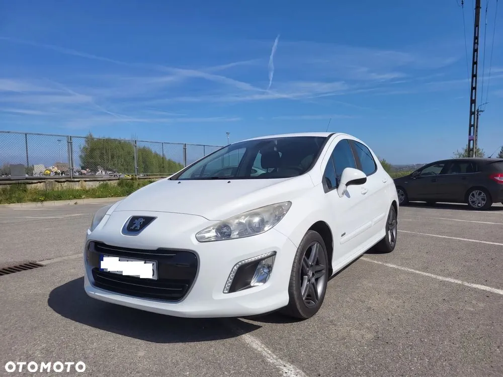 Peugeot 308 2012 photo 2