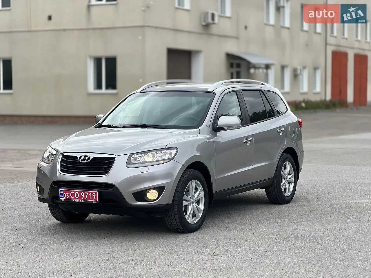 Hyundai Santa Fe 2011 photo 2