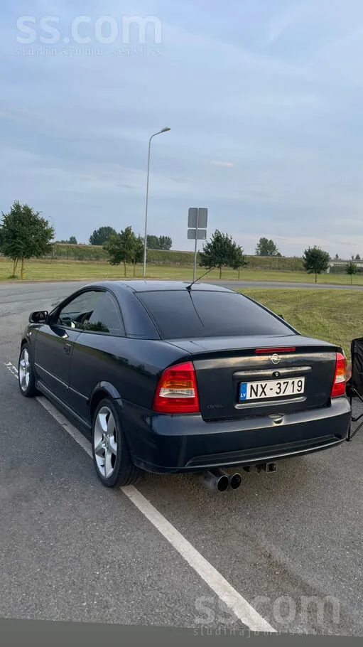 Opel Astra 2000 photo 2