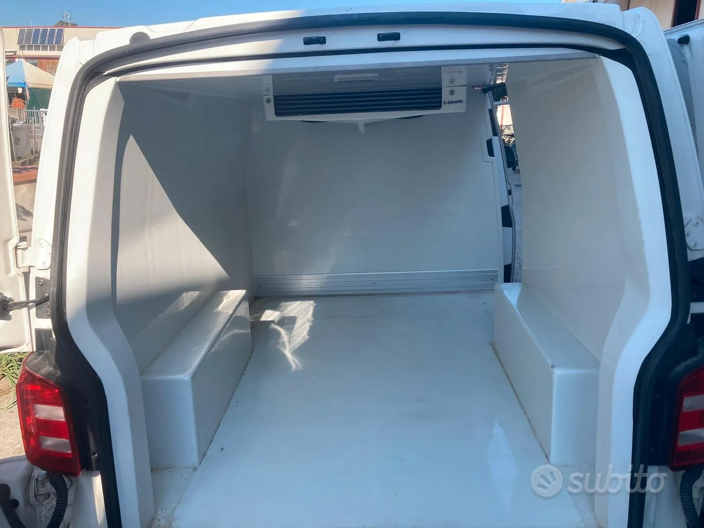 Volkswagen Transporter 2018 photo 3
