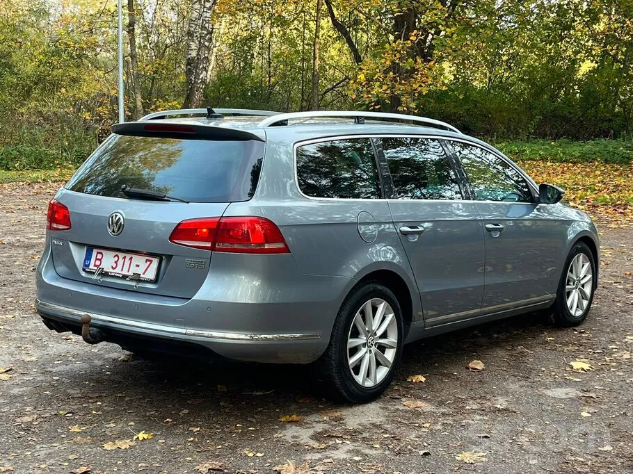 Volkswagen Passat 2011 photo 5