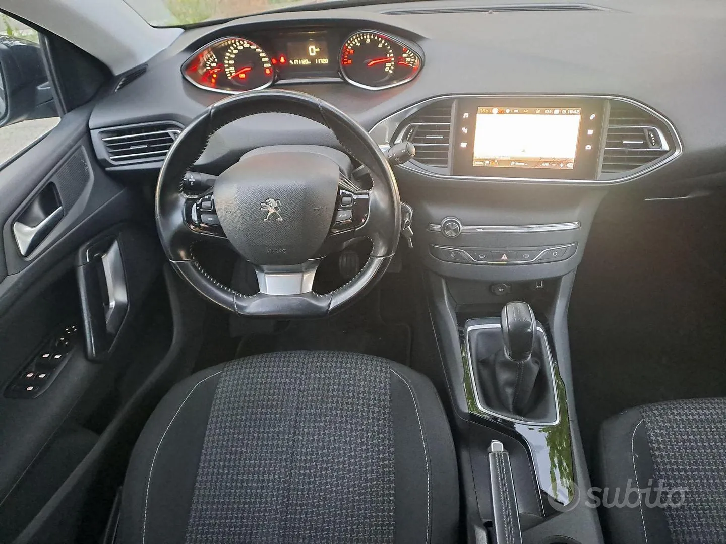 Peugeot 308 2017 photo 3