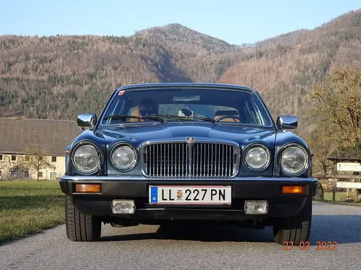 Jaguar Xj