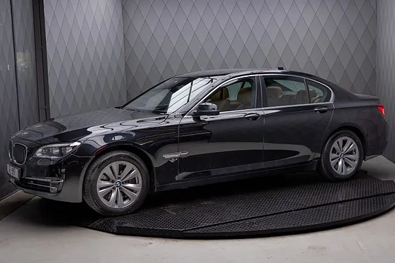 BMW 750I 2014 photo 2