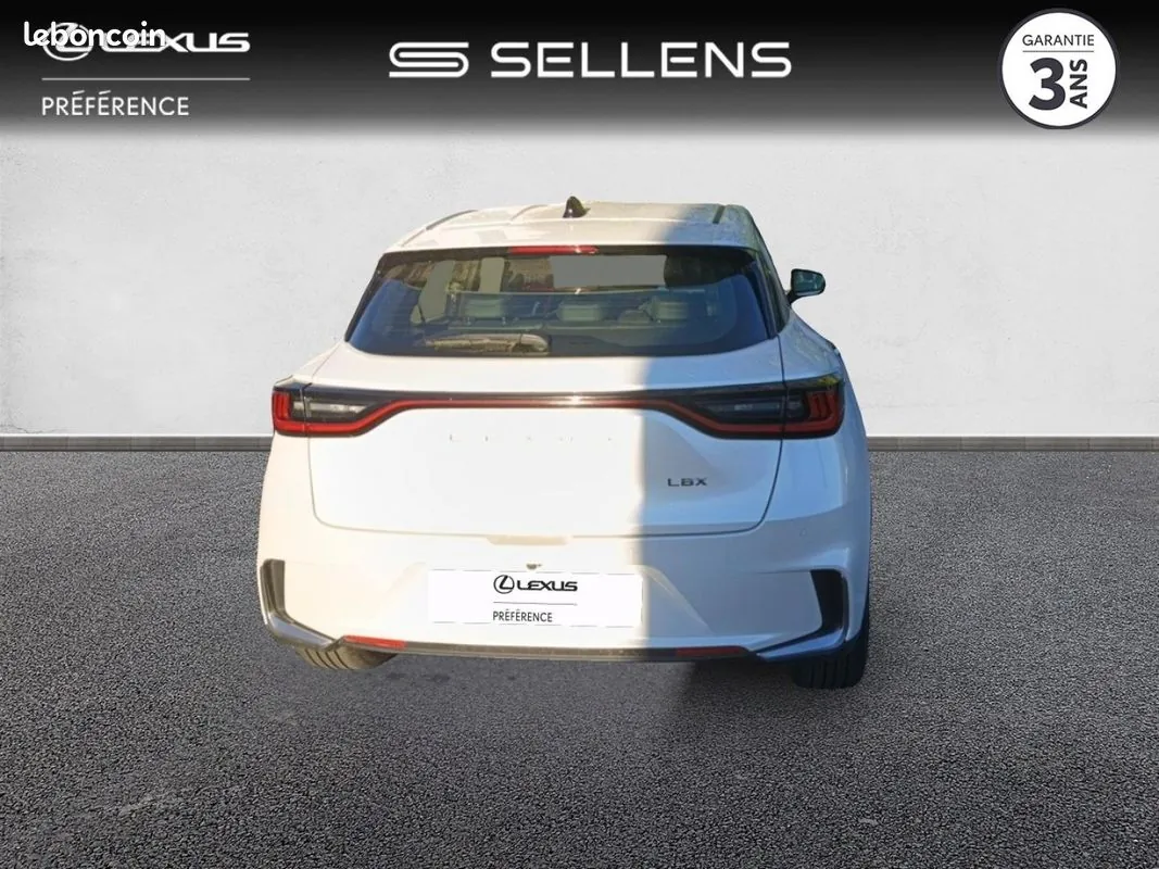 Lexus Lbx 2025 photo 4