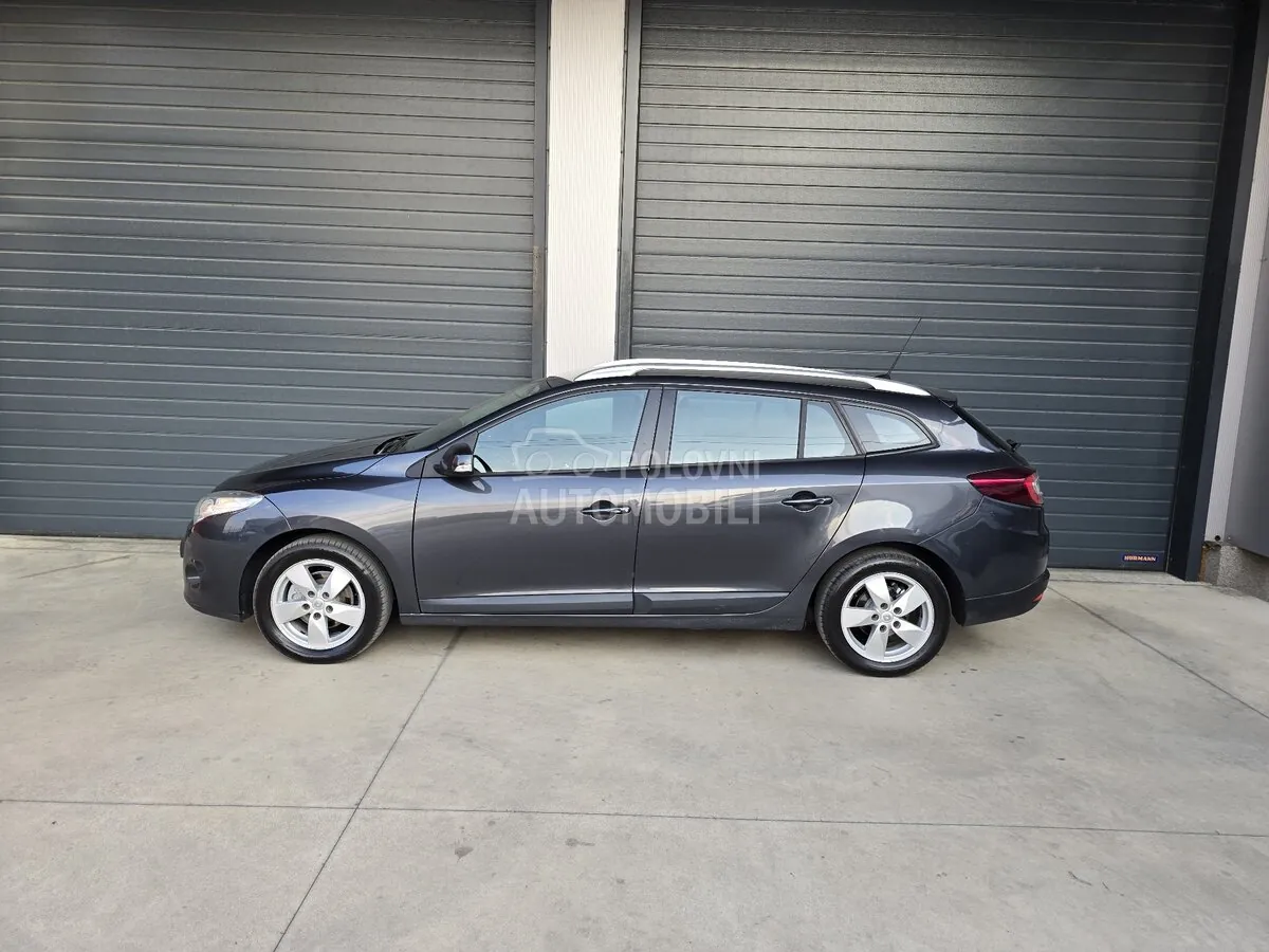 Renault Megane 2011 photo 2