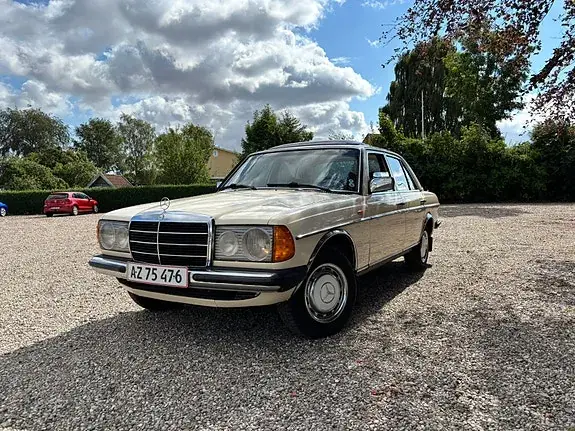 Mercedes-Benz 300 D