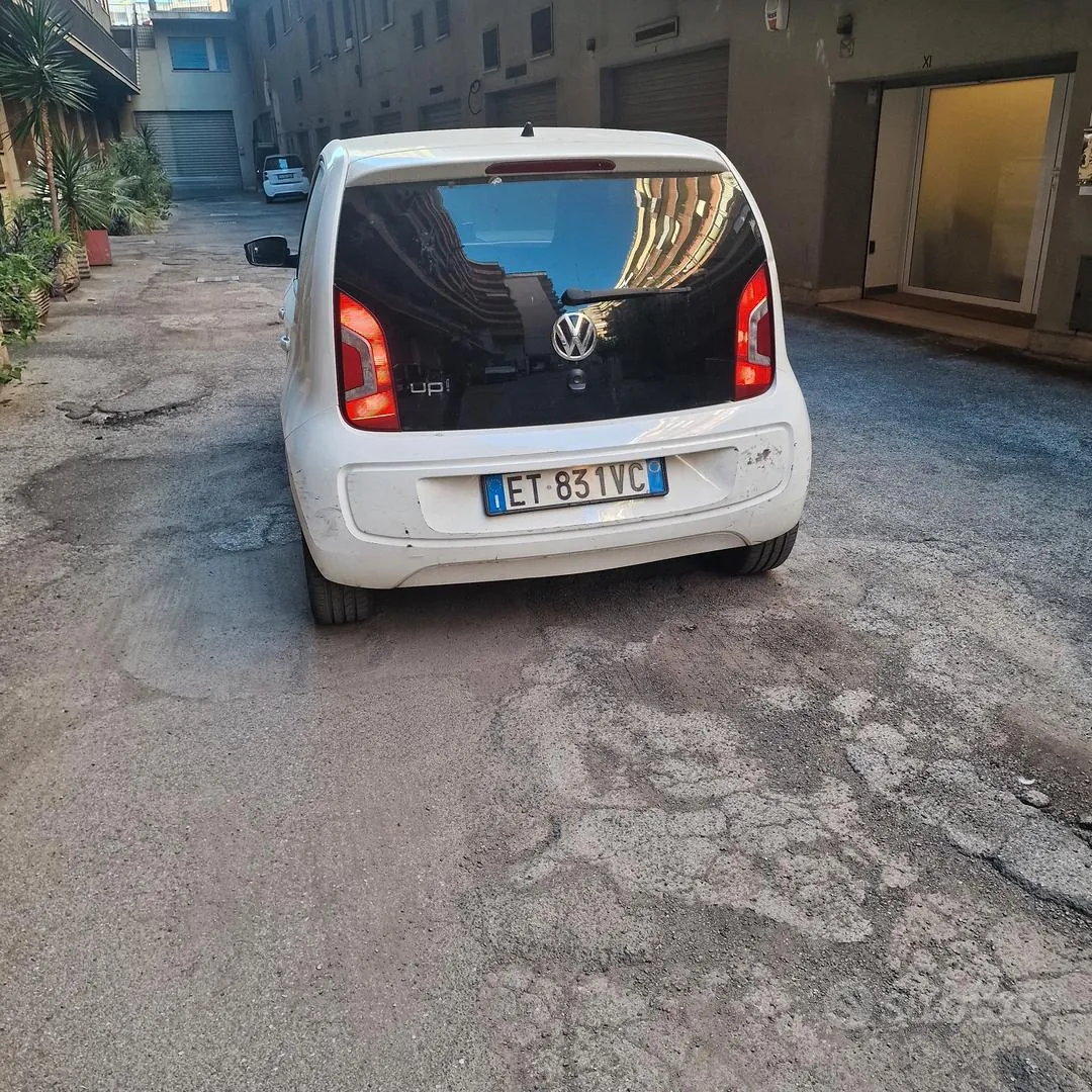 Volkswagen Up 2015 photo 3